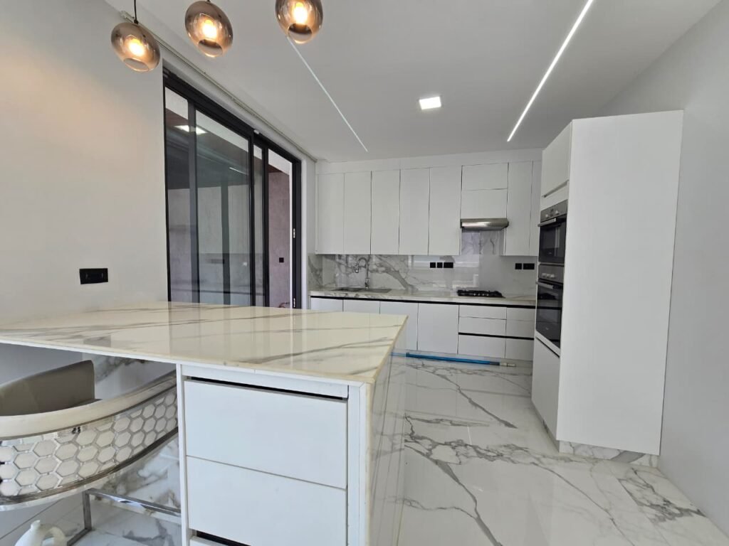 6 bedroom villa in Lavington with private swimming pool and garden