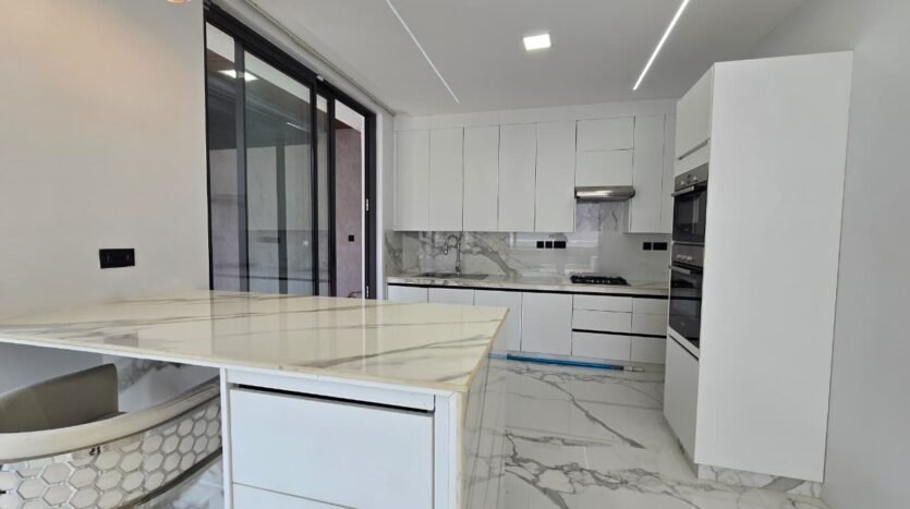 6 bedroom villa in Lavington with private swimming pool and garden