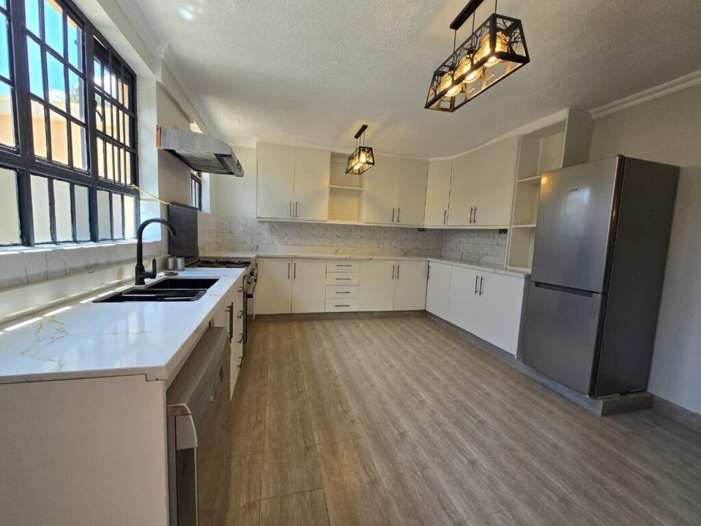 5 bedroom house for rent in Karen near Waterfront Mall