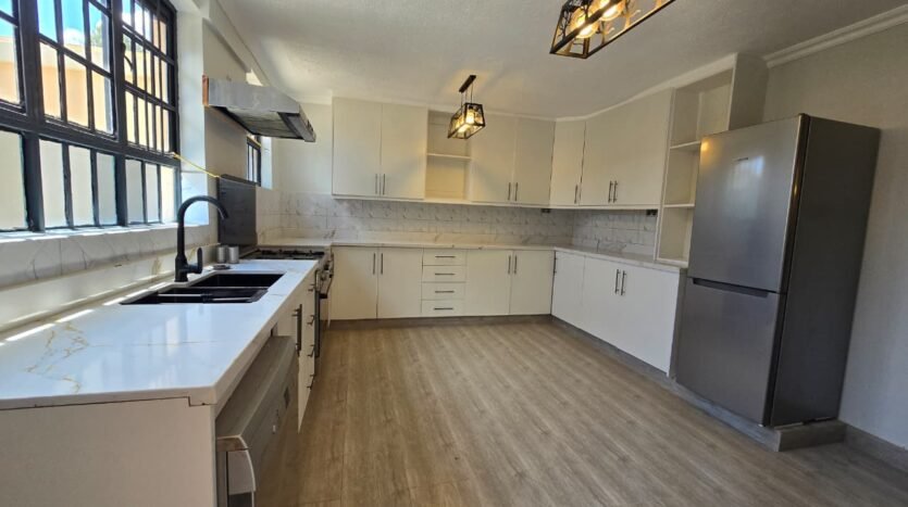5 bedroom house for rent in Karen near Waterfront Mall