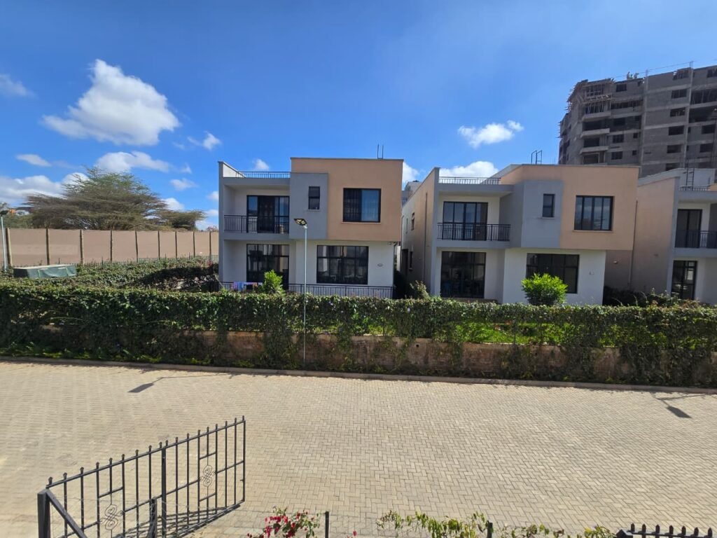 4 bedroom villa overlooking Nairobi National Park with game park views