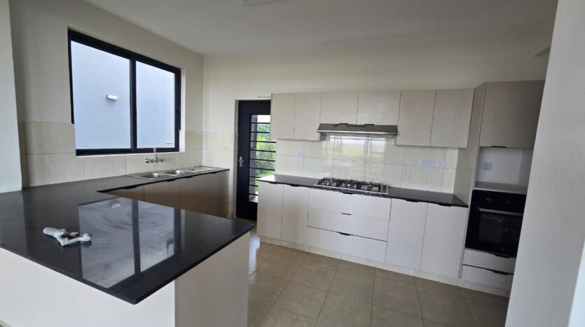4 bedroom gated villa near Nairobi National Park with private garden