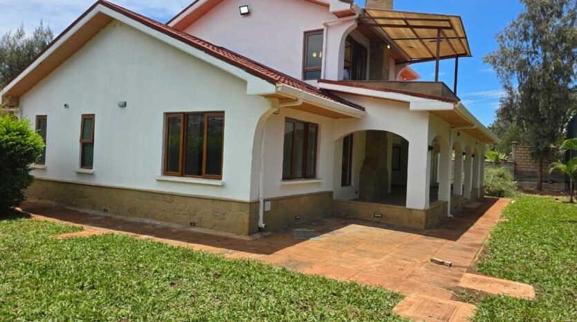 5 bedroom house for rent in Karen Bogani with landscaped garden