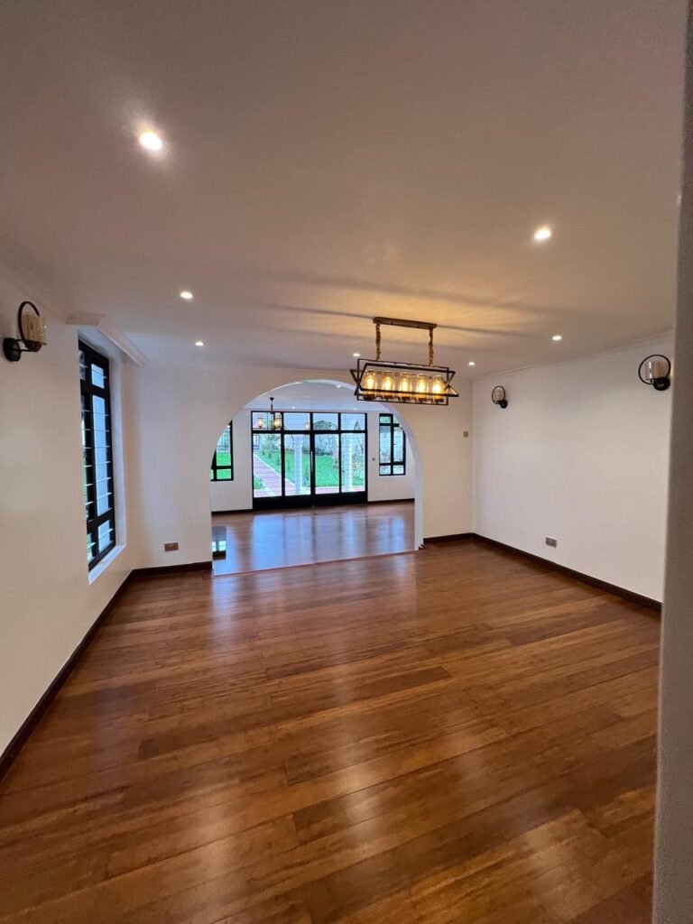 7 bedroom villa in Old Runda with private garden and gazebo