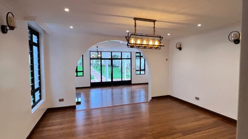 7 bedroom villa in Old Runda with private garden and gazebo