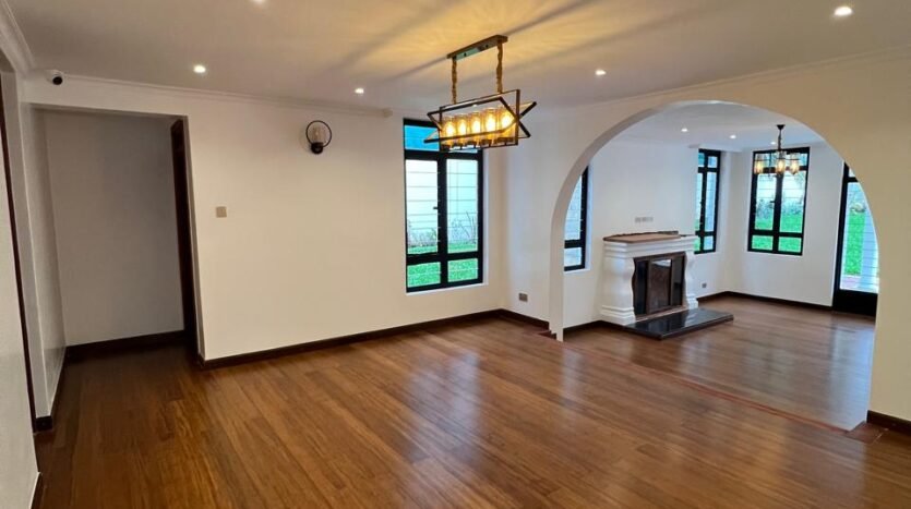 7 bedroom villa in Old Runda with private garden and gazebo