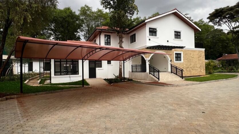 7 bedroom villa in Old Runda with private garden and gazebo